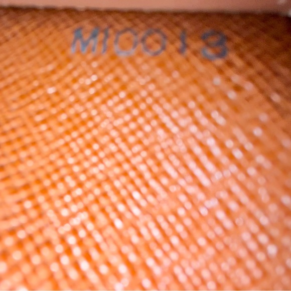 Louis Vuitton Wallet - Picture 7 of 9